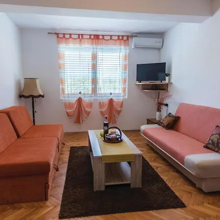 Bacina *xliv * Ploce (Dubrovnik-Neretva)