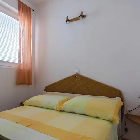 Bacina *xliv * * Ploce (Dubrovnik-Neretva)